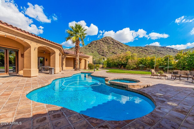 Photo - 5339 E Royal Palm Rd