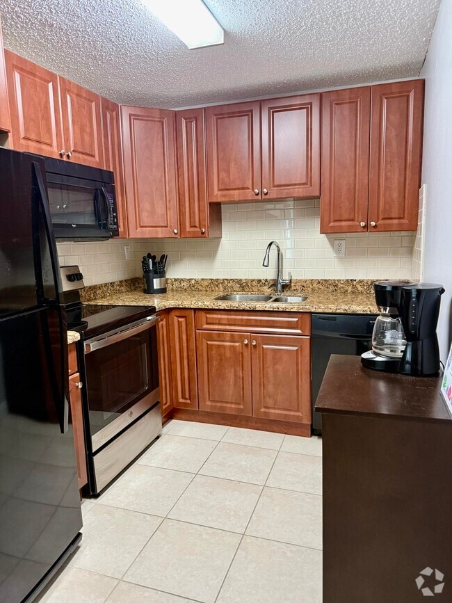 Building Photo - 405 Meadows Cir Unit 405 Rental