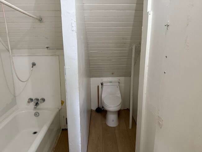 Photo - 907 Rood Ave