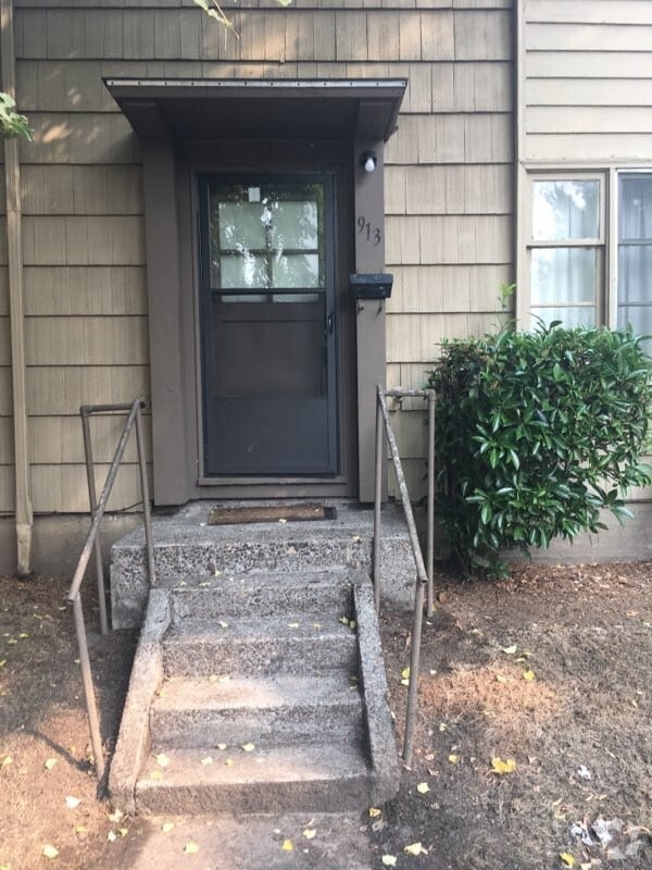 Building Photo - 1/2 Off 2nd Month's Rent Unit 22-913 Rental