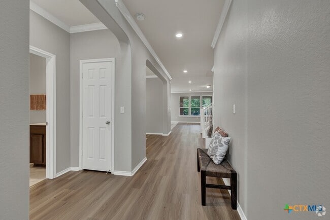 Building Photo - 209 Sky Springs Pass Rental