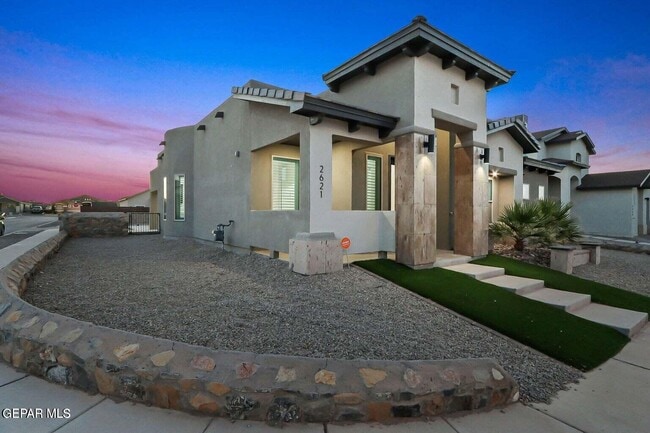 Photo - 2621 Maria Casas St