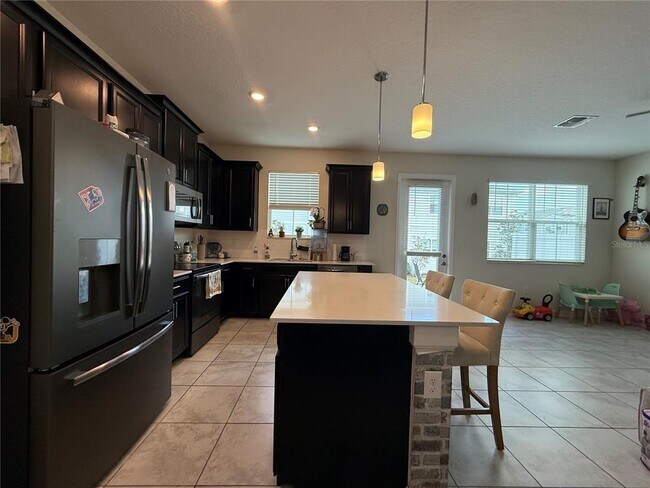 Photo - 2905 Title St