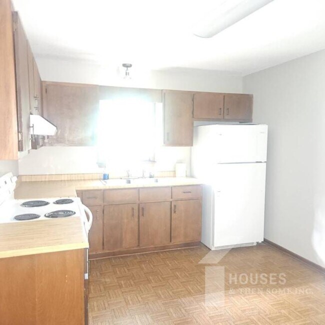Photo - 130 Ashdown Dr