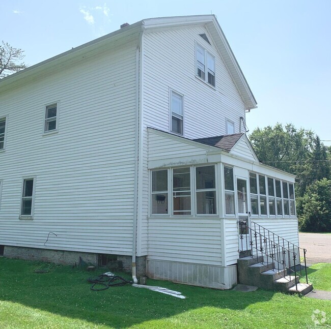 Building Photo - 156 S Main St Rental