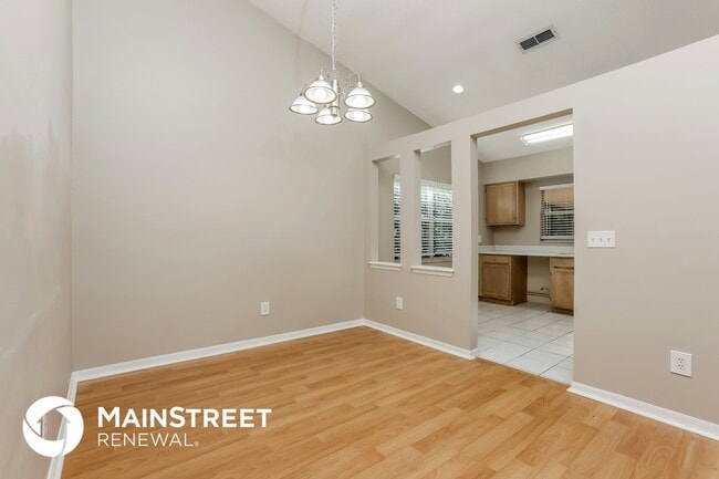 Photo - 618 Queensbridge Dr