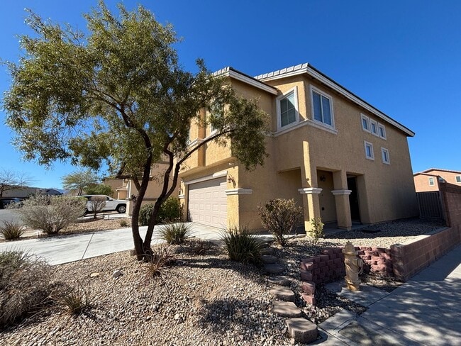 Building Photo - Beautiful 4Bed/2.5 Bath/2Car 2 Story Home nestled in this beautiful Southwest Community near Rhod...