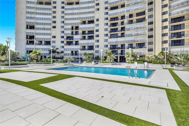 Building Photo - 200 Ocean Trail Way Unit 701