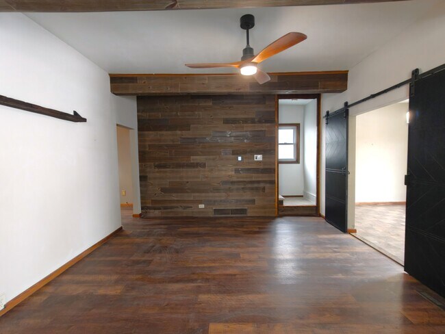 Photo - 1011 E Grand Ave