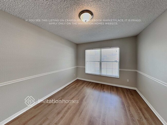 Photo - 1085 Kingfisher Way