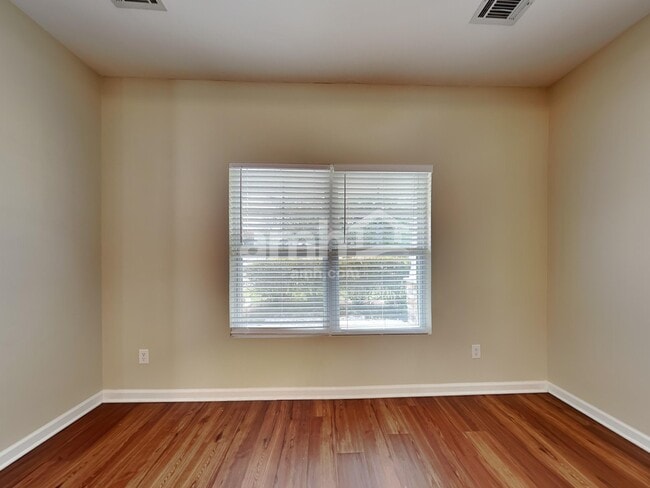 Photo - 160 Hamilton Grove Dr