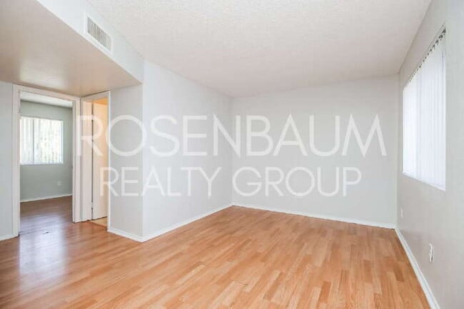 Photo - 1050 W University Dr Unit 201