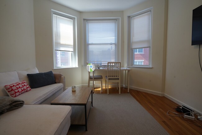 Photo - 1315 Commonwealth
