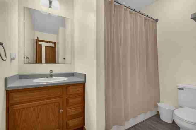 Photo - 657 E Crest Dr Unit b