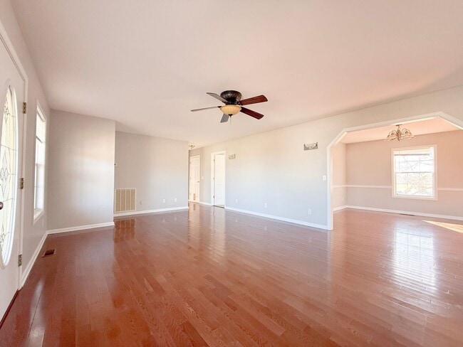 Photo - Spacious 3-Bedroom Home with Huge Basement, Garage, and Scenic Country Views