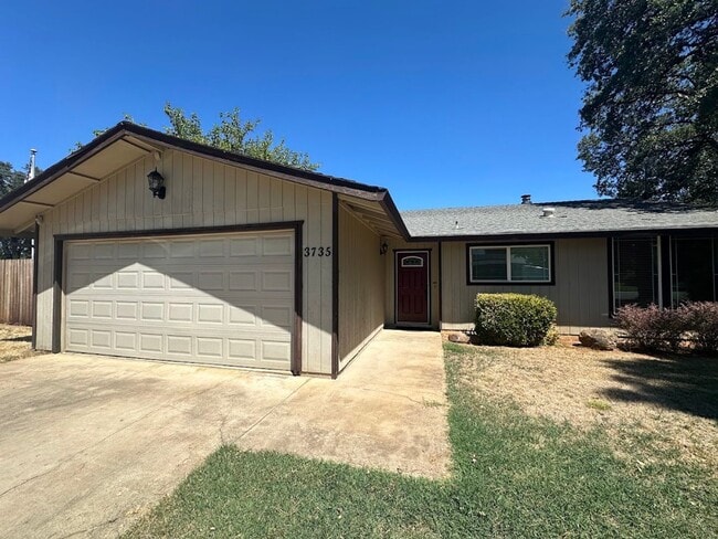 Building Photo - Well maintained home in desireable Cottonwood neighborhood.