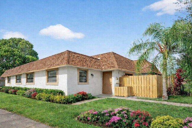 Photo - Lakeside Villas