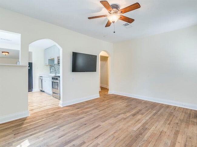 Photo - 1008 Fiesta St