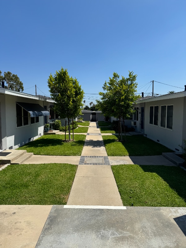 Building Photo - 630 W Foothill Blvd Rental