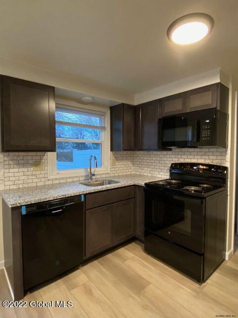 Photo - 307 Old Niskayuna Rd