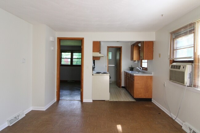 Photo - 403 Jewell Dr Unit Apt