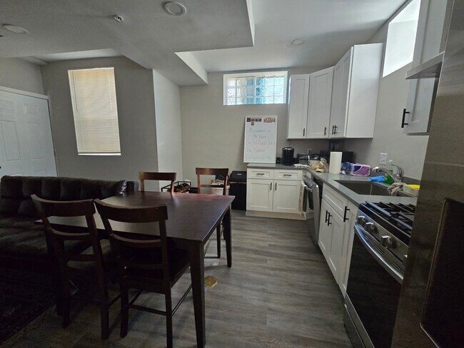 Photo - 328 Thompson St Unidad B