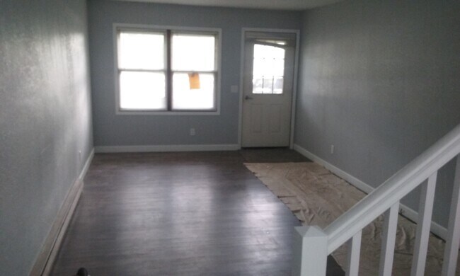 Photo - 1513 W Veterans Pkwy