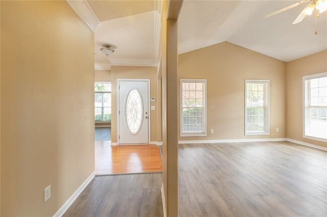 Photo - 300 McKendree Ct