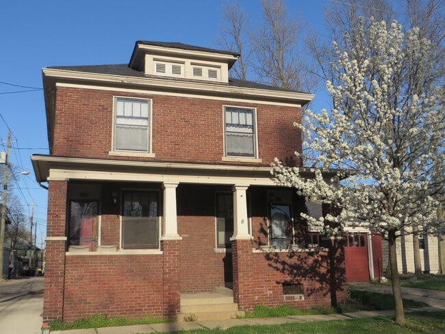 Building Photo - 1117 Nelson St Unit 1117 Rental