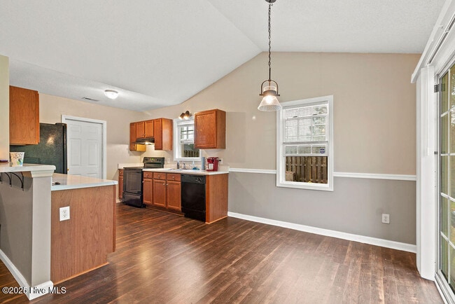 Photo - 409 Sumrell Way