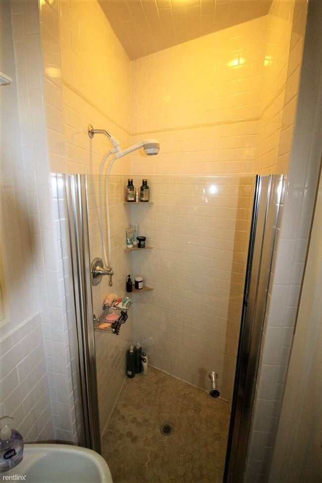 Photo - In-Unit Washer and Dryer, Heat, Hot Water Included, Parking for Rent, Eat-in Kitchen