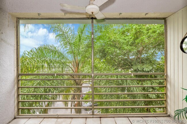 Photo - 118 Royal Pk Dr Unit 4G