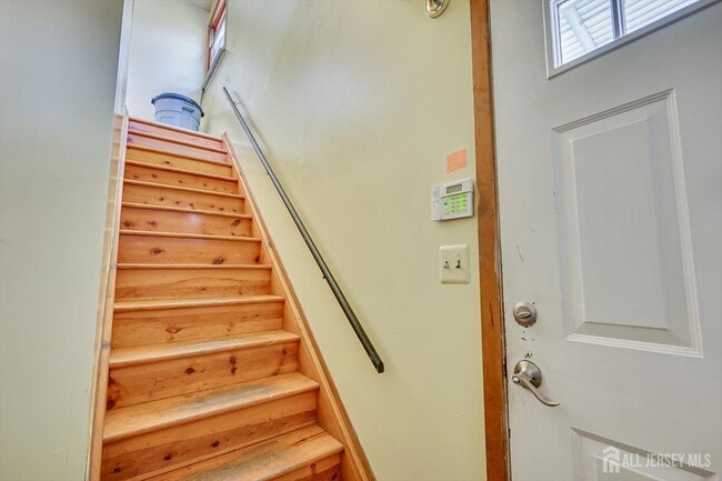 52 Johnson Ave
