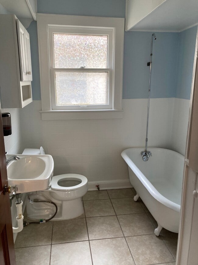 Photo - 1707 Sidney St