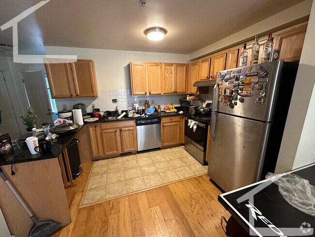 Building Photo - 34 Raymond St Unit A Rental