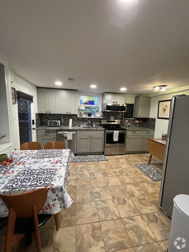 Kitchen and dining - 1060 Seaboard Ave NW Unit Garden Apt