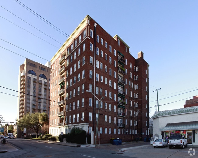 Primary Photo - DeRenne Plaza Condominiums