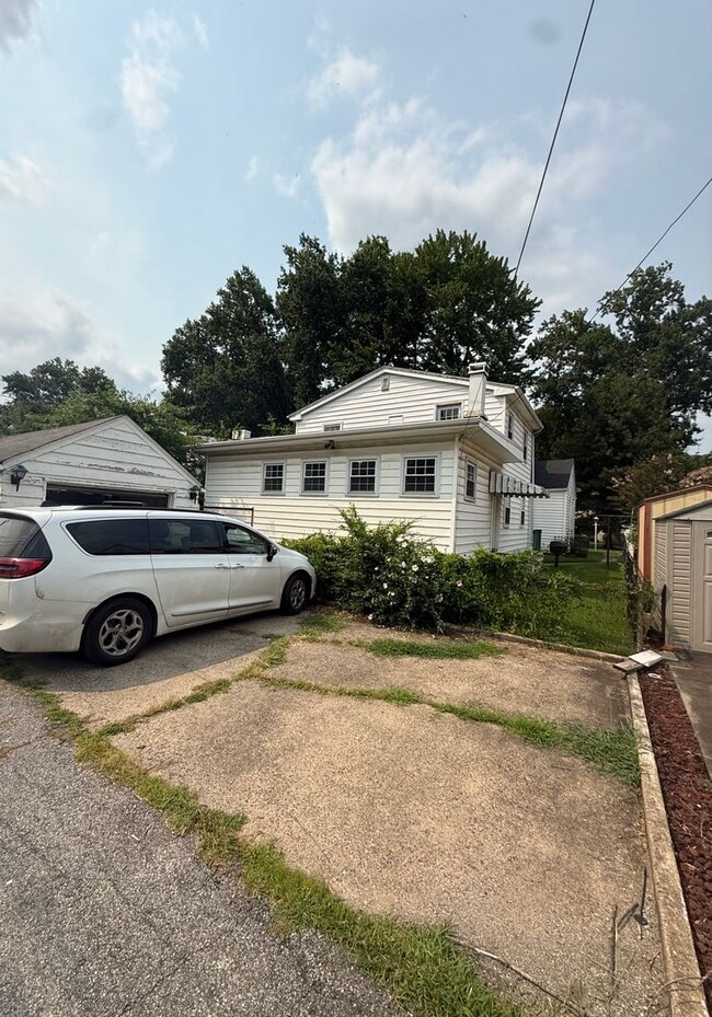 Photo - 3821 Staunton Ave SE