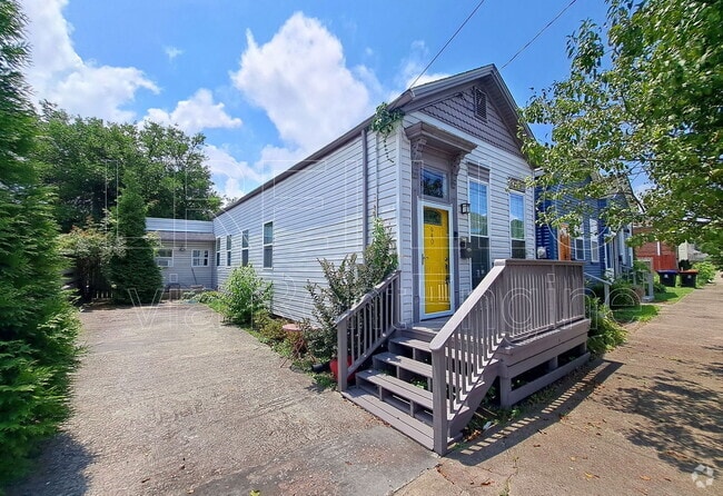 Building Photo - 940 E Madison St Rental