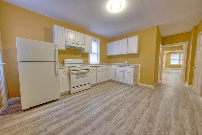 Building Photo - 307-309 Eichelberger Unit 307 Rental
