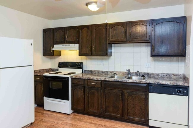 Photo - Stardust Plaza Apartments