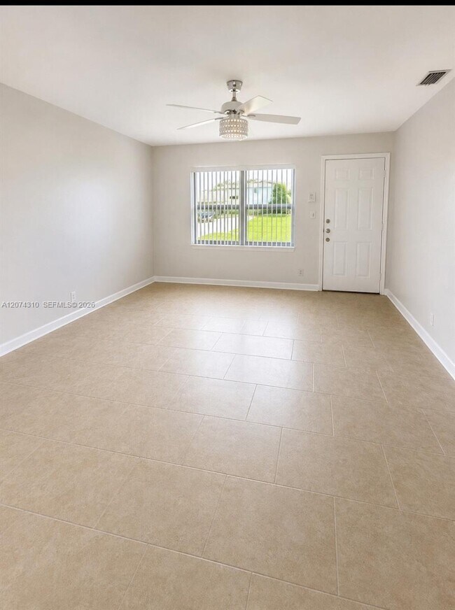 Photo - 539 Sabal Palm Dr
