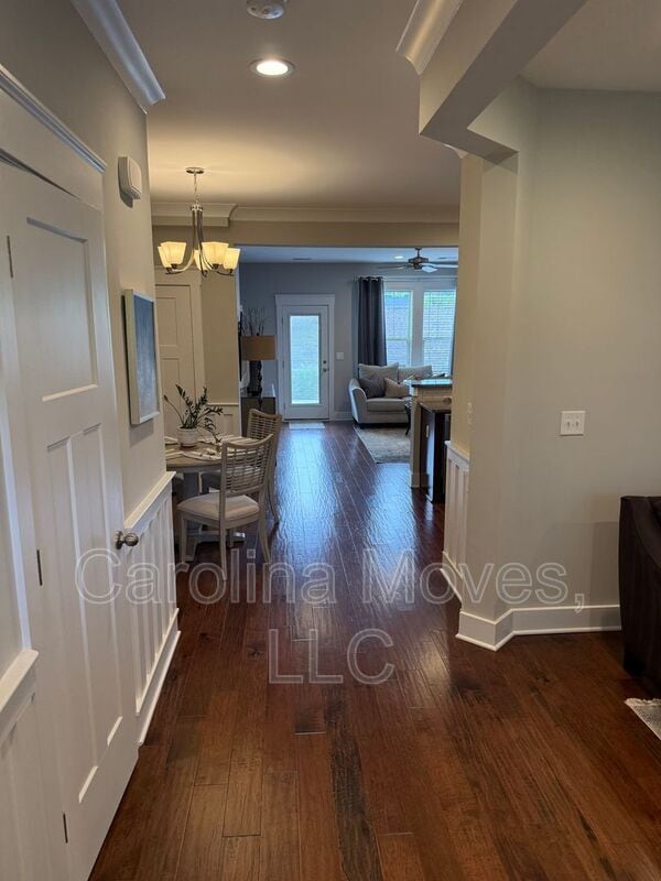 Photo - 604 Springbank Aly