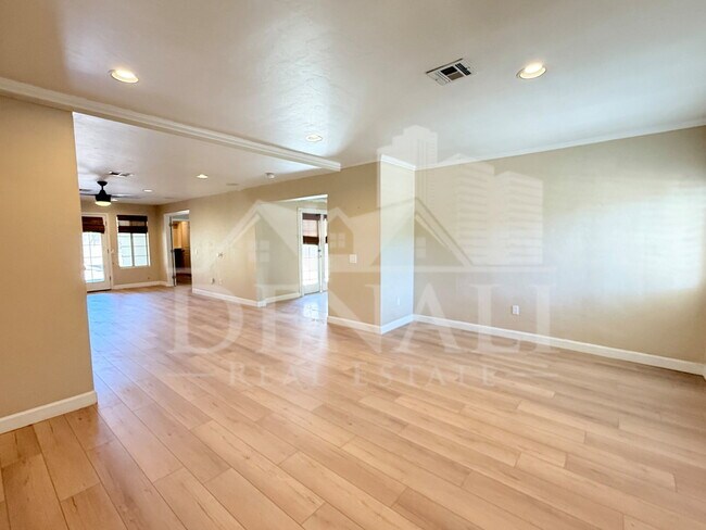 Photo - 1326 W Palm Ln