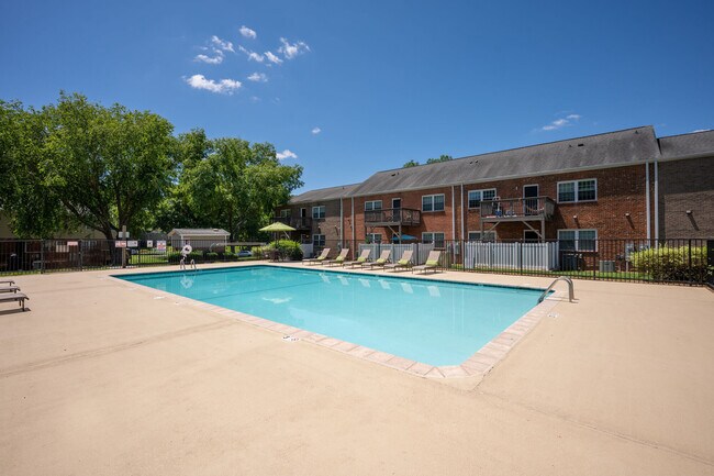 Vetra Forest Hills - Lexington Street