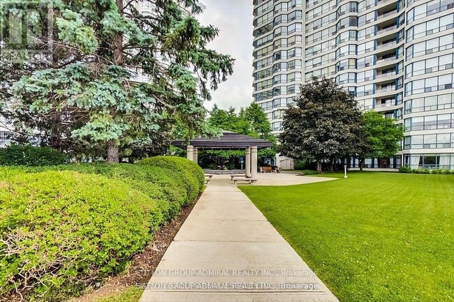 Photo - 7300 Yonge St Unité 302