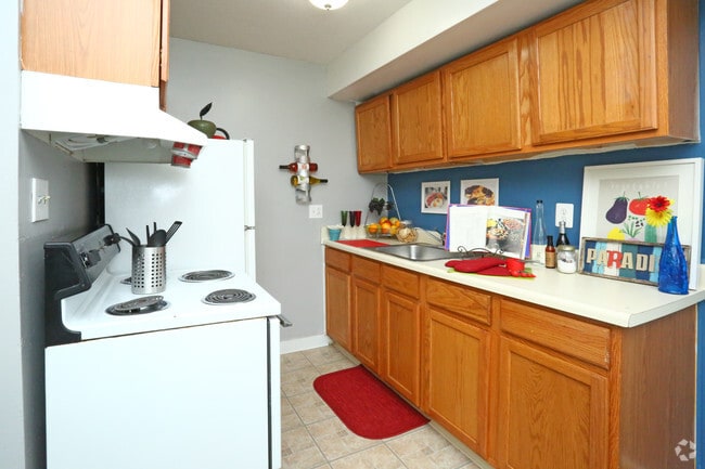 1 BR, 1 BA - 624 SF