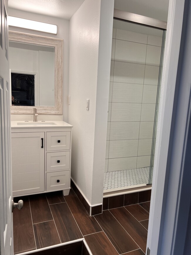 Photo - 13531 Chestnut St Unidad Back