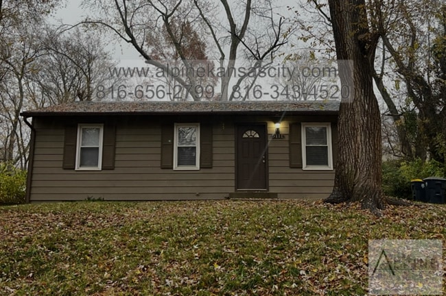Building Photo - Cute Home near WOF!