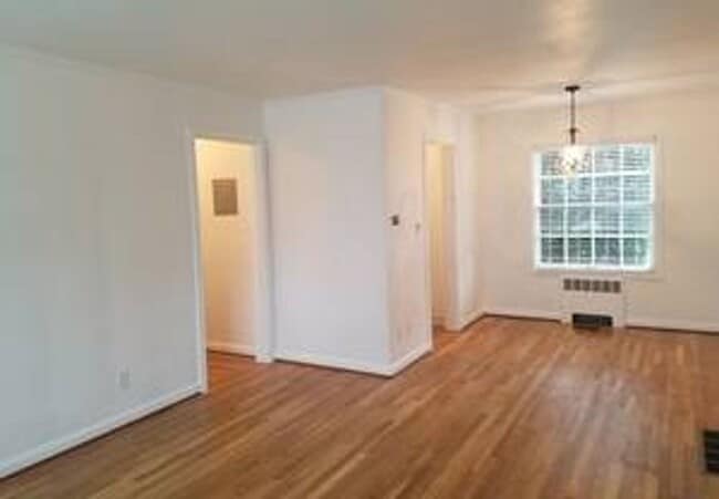 Photo - Broadmoor Manor